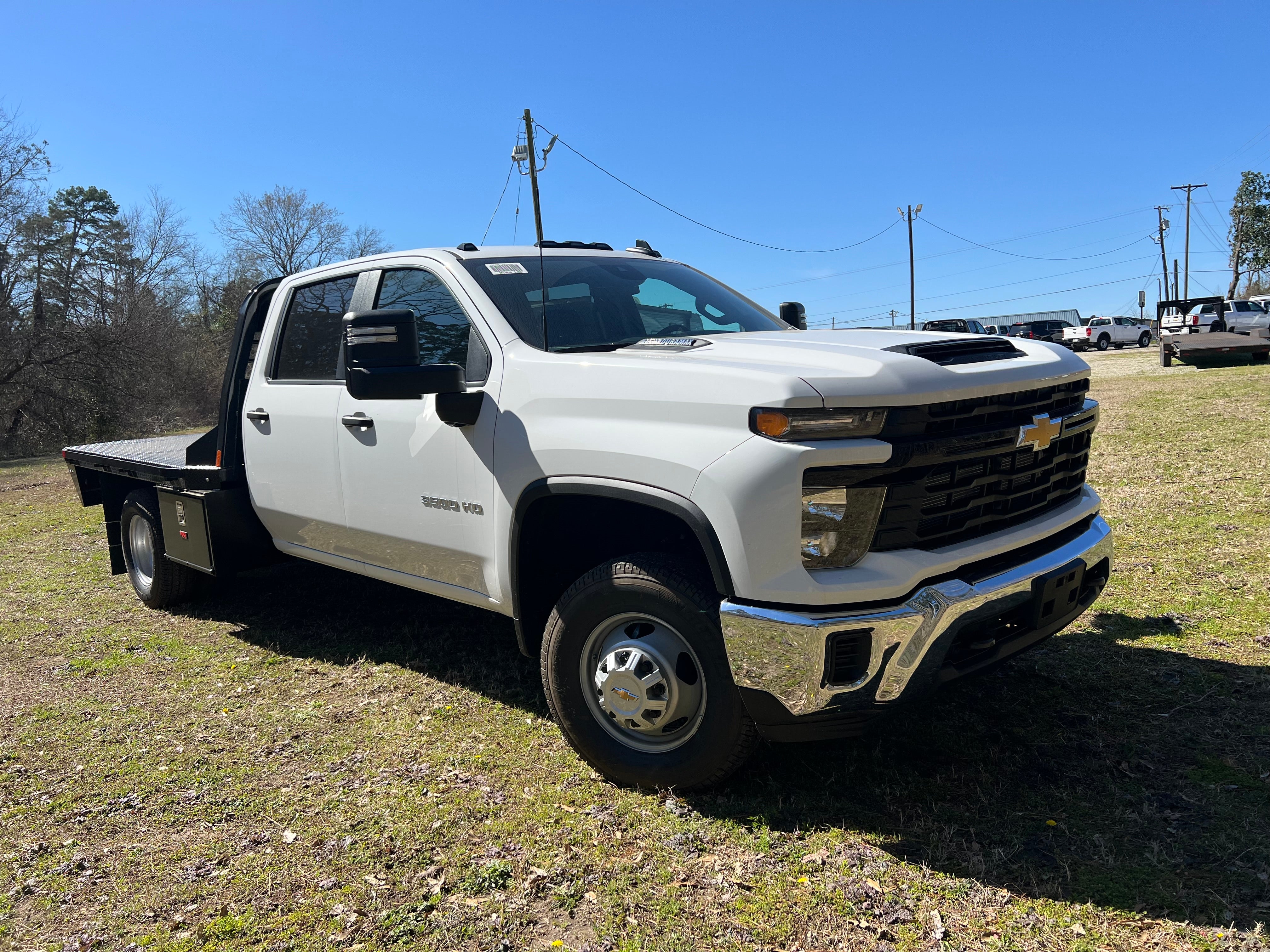 2025 Chevrolet Silverado 3500 HD Chassis Cab — side profile view